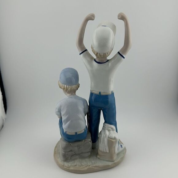 Flawless and Poignant 1989 Paul Sebastian "Home Run" Figurine - Picture 3 of 5